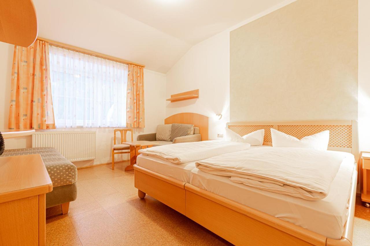 Gasthof Zur Post Sankt Kathrein am Hauenstein ภายนอก รูปภาพ