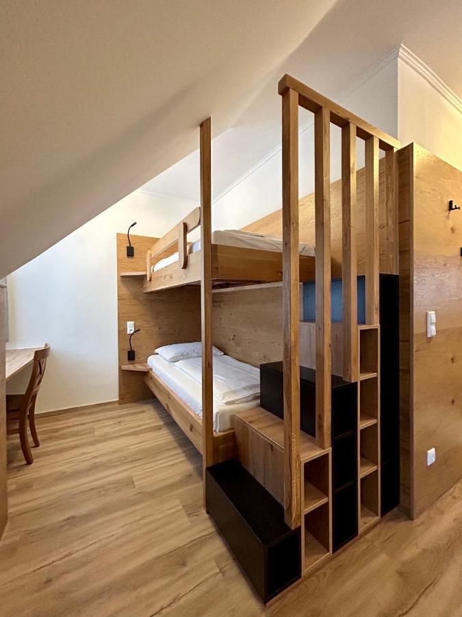 Gasthof Zur Post Sankt Kathrein am Hauenstein ภายนอก รูปภาพ